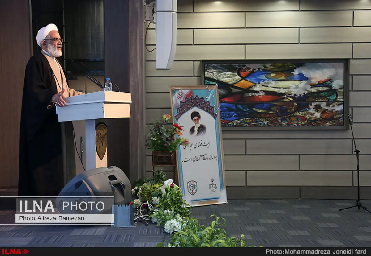 رهبری گلایه دارند/ پیشنهاد ریاست دیگر قوا بر شورای عالی فضای مجازی در مواقع ضروری را دادیم/باید جوانان را از این گرداب نجات داد