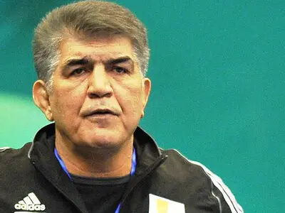 حسن بابک عزادار شد