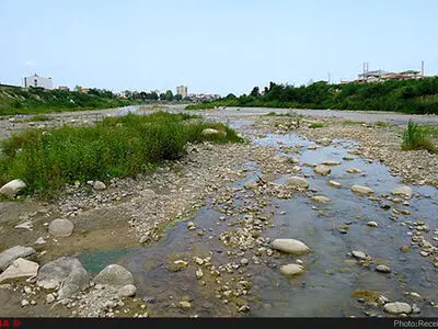 تخریب سازه‌های غیرمجاز در حریم رودخانه زیارت گرگان