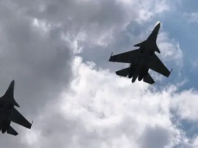 تصاویری از پرواز جنگنده‌ها بر فراز یزد