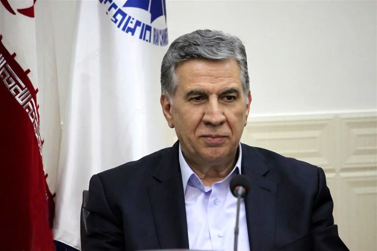 کاهش ۴۰ درصدی مصرف بنزین در روز نخست اجرای طرح/ کالاهای اساسی تا پایان سال تامین شد