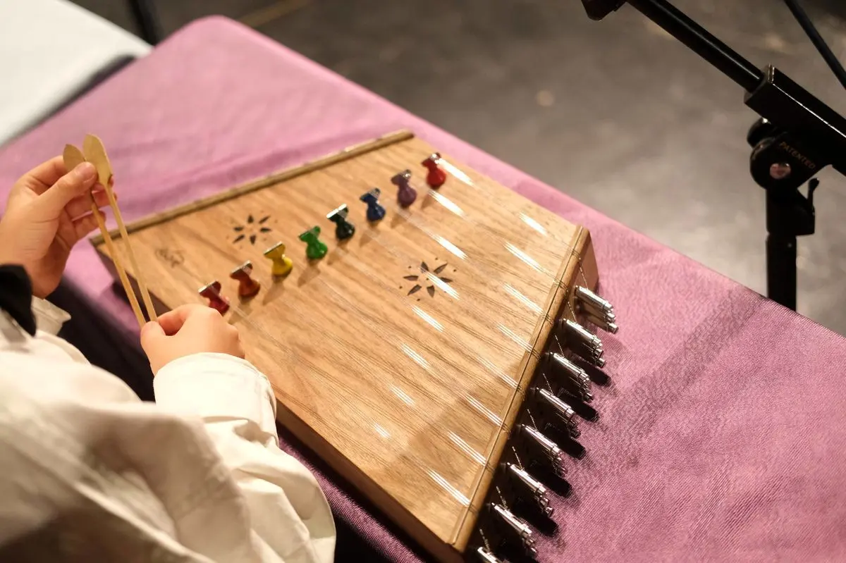 مراسم رونمایی از کتاب و سنتور کودک برگزار شد