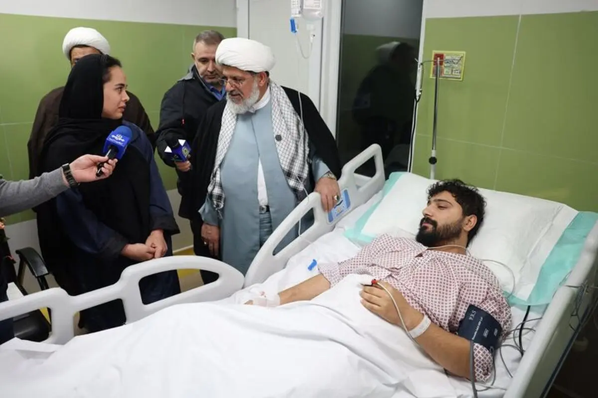 حضور نمایندگان رهبر انقلاب در منازل تعدادی از جانبازان حوادث اخیر ️