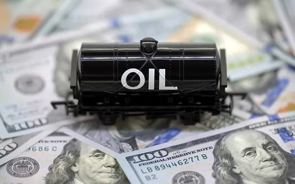 أسعار النفط تعاود الارتفاع.. برنت فوق الـ80 دولاراً للبرمیل