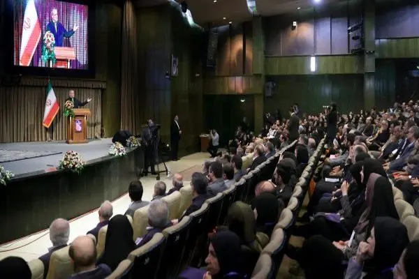وقتی خانواده ناتوان از تأمین ابتدایی‌ترین نیازهای شود آستانه روانی او به‌خطر می‌افتد