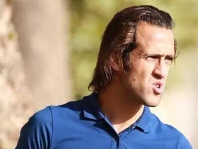 خداحافظی علی کریمی از فوتبال کاملاً جدی است