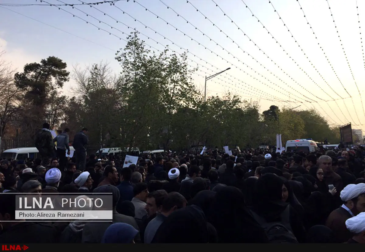 اختلال در خطوط تلفن همراه در محدوده انقلاب