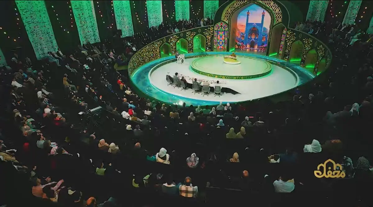 پخش برنامه «محفل» در دهه ولایت