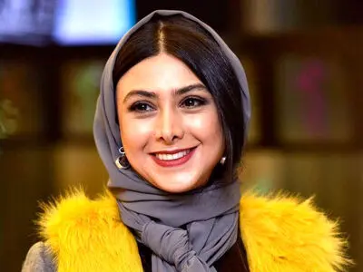 آزاده صمدی «ترس از اشک‌های واقعی» را می‌سازد