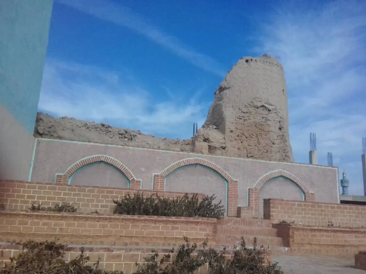 دستگیری عاملان تعرض شبانه به برج تاریخی چمگردان