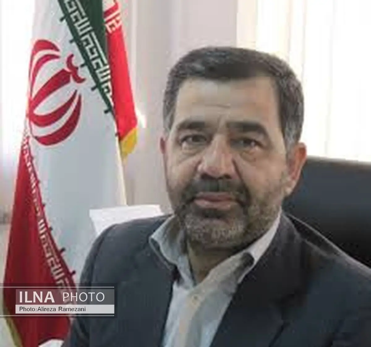 گزارش های انتقادی خبرنگاران را پیگیری می کنم