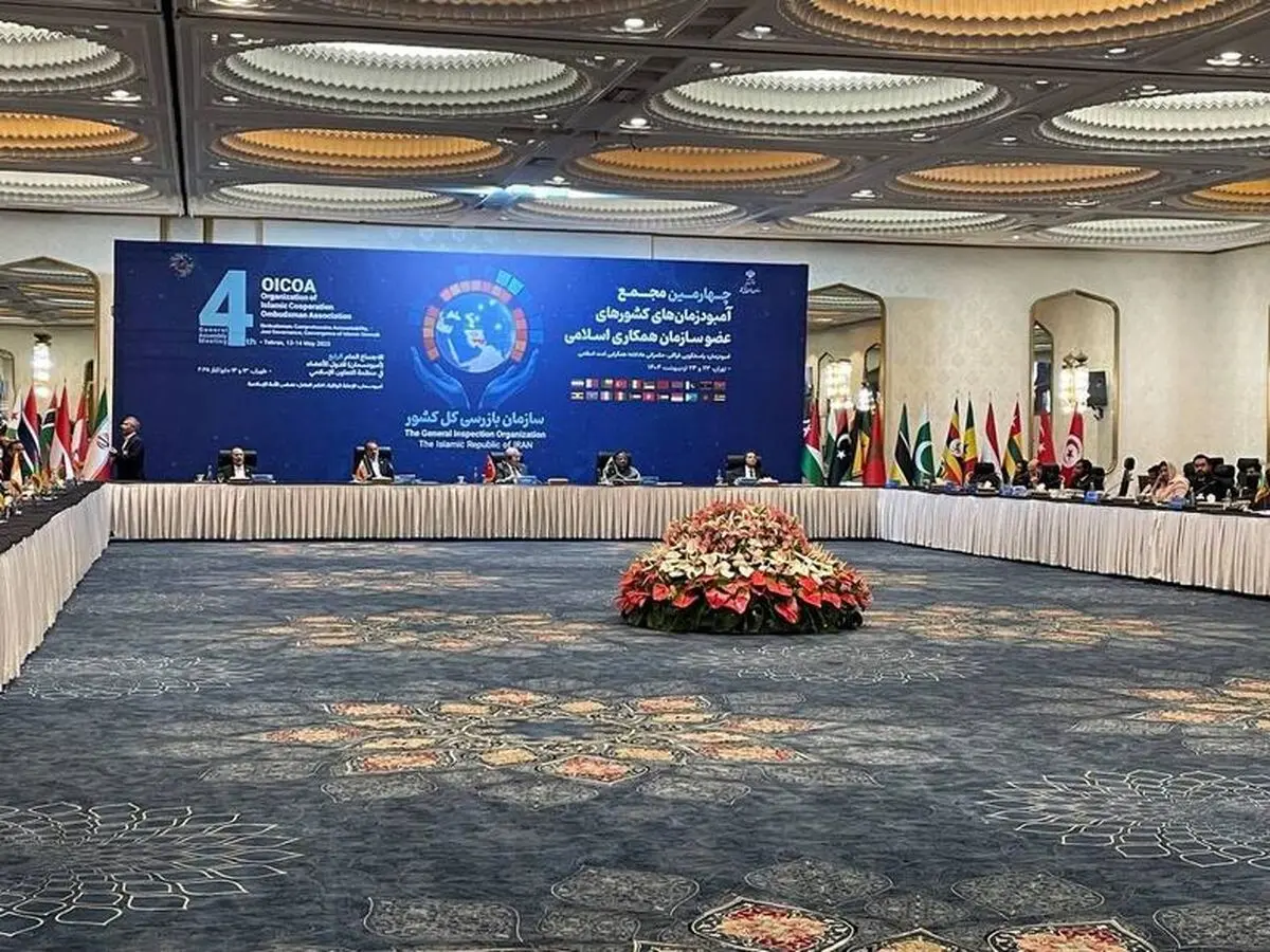 ایران به دلیل عدم پذیرش سلطه استکبار جهانی با تحریمهای ظالمانه دارویی و اقتصادی مواجه است
