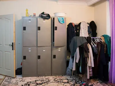 اهدای ۴۰۰ کمد به خوابگاه دختران توسط یک خیّر
