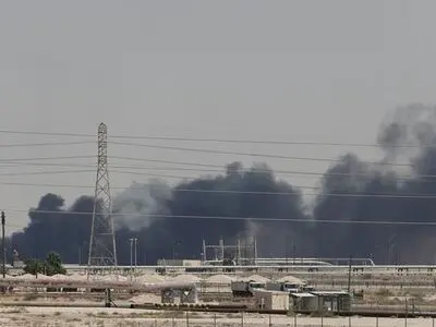 Attacks on Saudi oil facilities knock out half the kingdom's supply