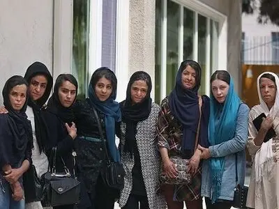 درمان دانش‌آموزان شین‌آباد در داخل کشور فراهم می‌شود/ احتمال اعزام دانش‌آموزان به خارج ضعیف است