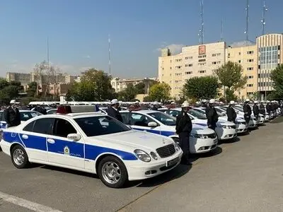 اجرای طرح تشدید برخورد با توقف خودروها در پیاده‌روها