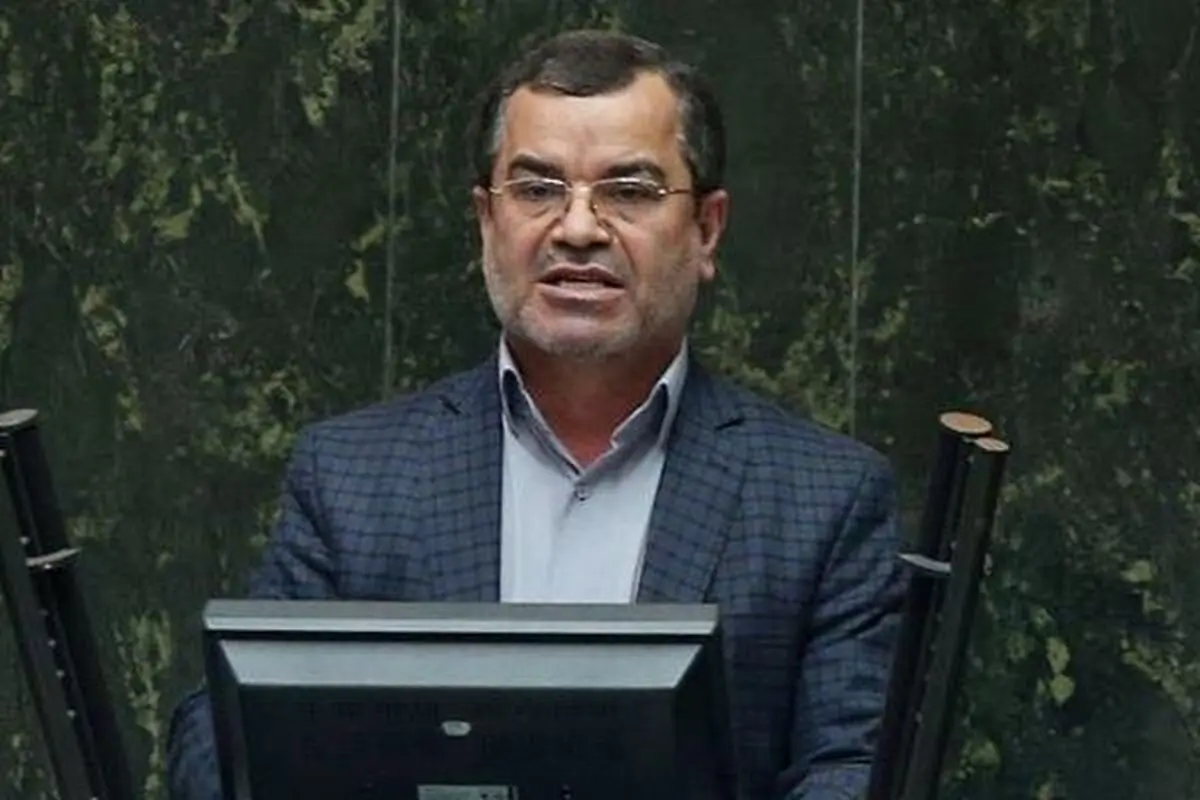 باید با مسببین برهنگی برخورد شود