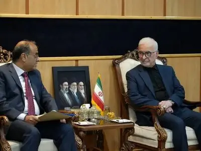 دیدار سفیر جدید پاکستان در تهران با وزیر کشور