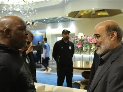 مدیرعامل هلدینگ خطاب به موسیمانه: استقلال را به صدر ببر!