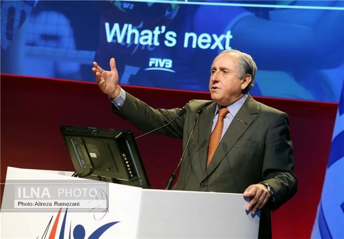 گراسا بدون رأی‌گیری تا سال ۲۰۲۴ رئیس FIVB باقی ماند