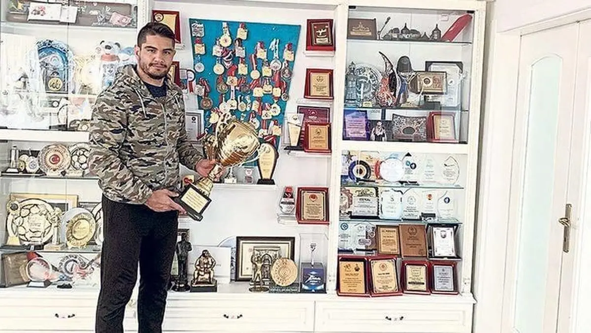 آکگول: در شانه‌ام هنوز درد احساس می‌کنم
