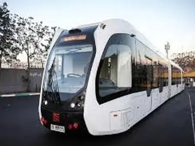 اولین تراموای بدون ریل جهان در چین + فیلم