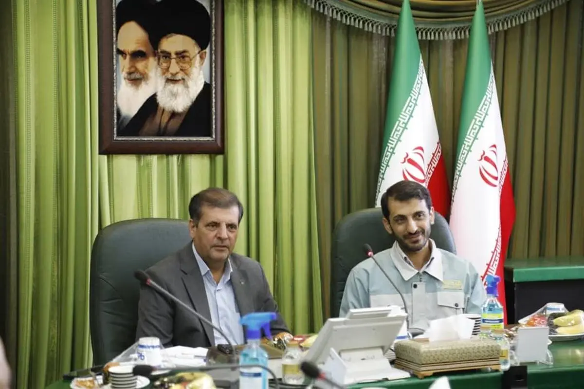 برگزاری نشست مسئولین ذوب آهن اصفهان و مجتمع فولاد مبارکه/ هم افزایی بیشتر در راستای ارتقاء تولید و عبور از تنگناها