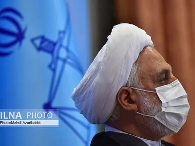 تقدیر سریع از یک مدیر، کارمند یا قاضی موفق، سبب تحکیم روابط حسنه در مجموعه‌های سازمانی و اداری می‌شود