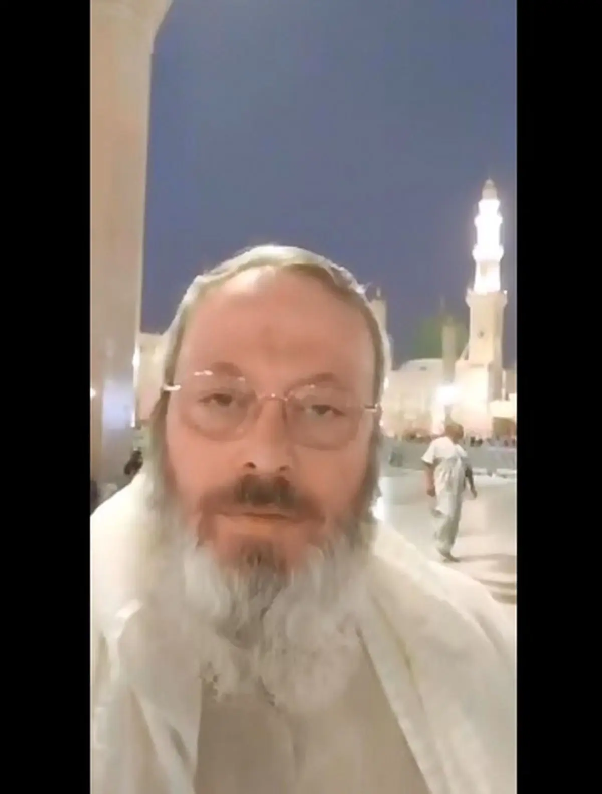 قاسمیان: دیگر لازم نیست برای قمارخانه، مراکز فحشا و کنسرت رکیک به آنتالیا برید، می‌توانید به جایش بروید مکه و مدینه! + فیلم