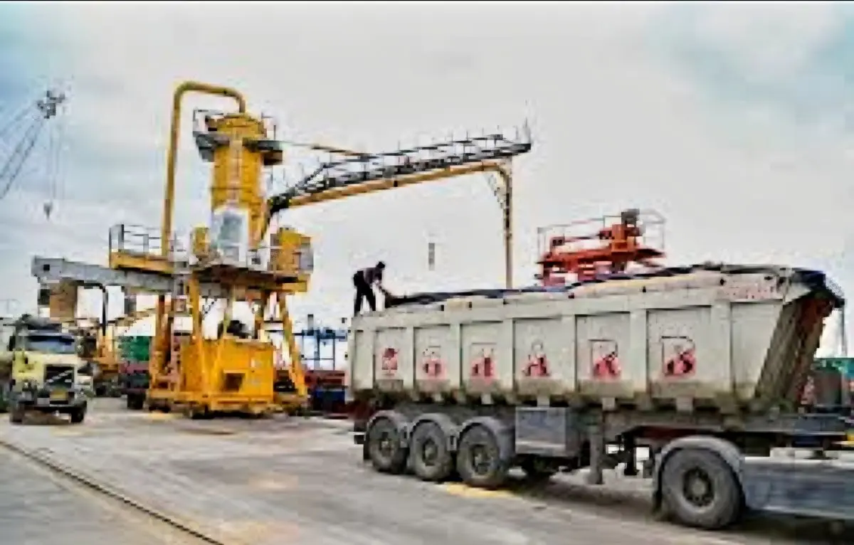 ترخیص بیش از ۶۰ هزارتن کالاهای اساسی از بندر امیرآباد