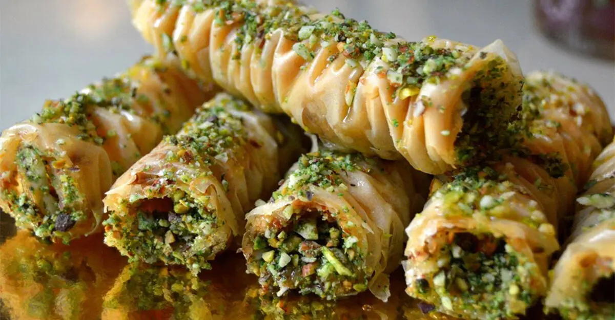 طرز تهیه باقلوای خانگی؛ شیرینی مخصوص پذیرایی از مهمانان نوروزی