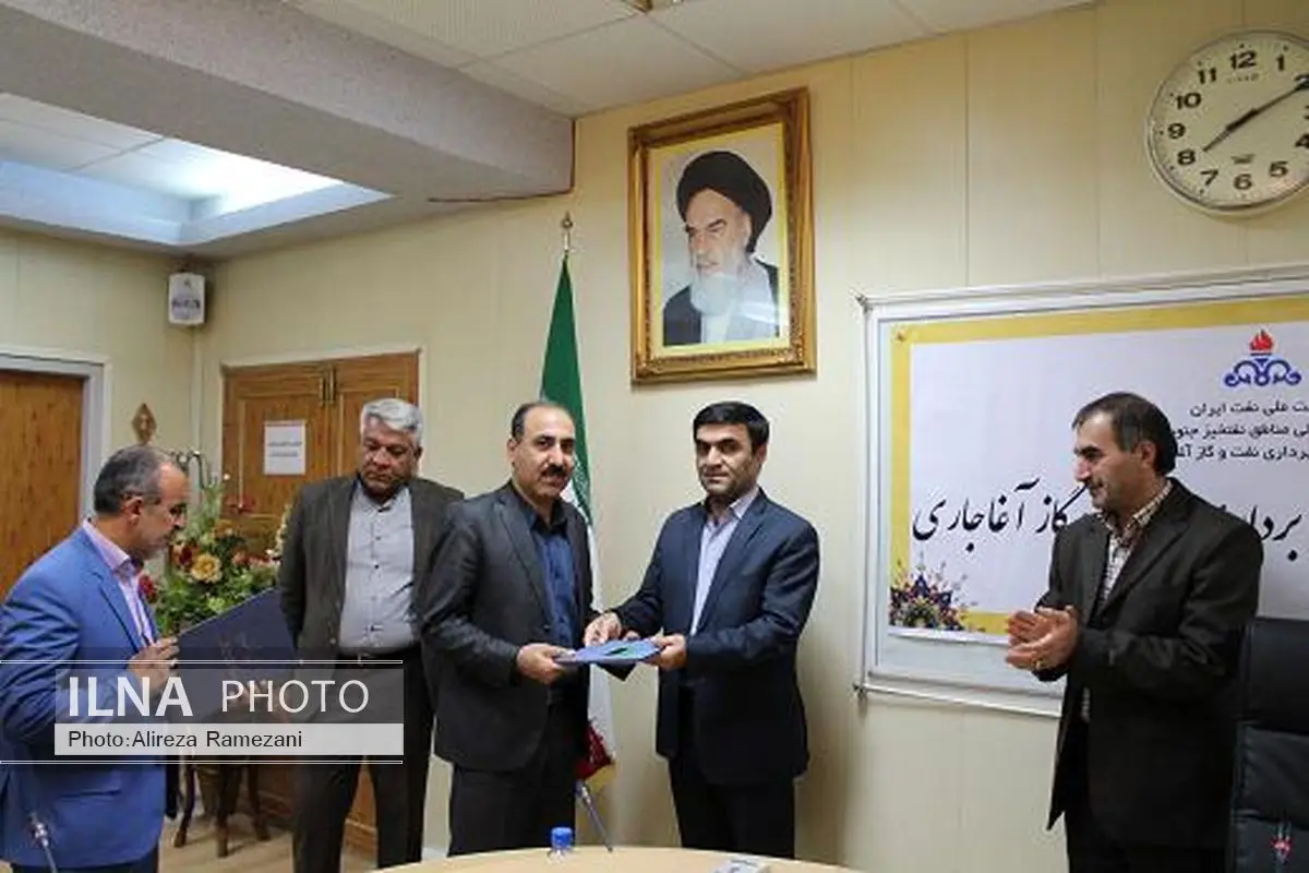 از فعالان رفع نشتی چاه ٩٩ در شرکت نفت و گاز آغاجاری تقدیر شد