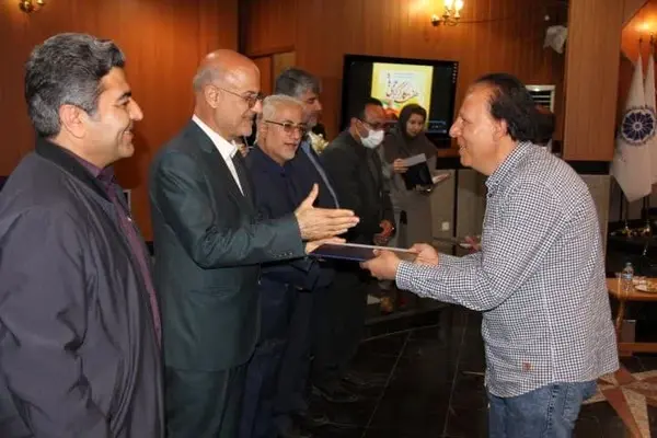 اعتراضات کارگران مطالبات صنفی است نه سیاسی / از کم لطفی مسئولان در راستای وظایف‌شان نقد سازنده و منصانه می‌شود / صدای استقلال کارگران از طریق تشکل‌های کارگری شنیده می‌شود