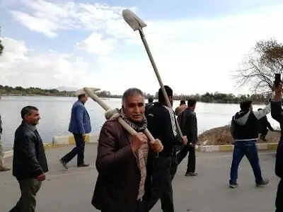 کشاورزان می‌خواهند صدای اعتراض خود را به گوش مسئولان برسانند/کمبود آب‌شرب تابستان با آب بی‌کیفیت چاه‌ها جبران شد+عکس