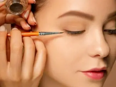 ساخت خط چشم طبیعی در خانه