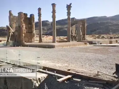 کتیبه غار حاجی‌آباد نقش رستم پاکسازی شد / بلوک‌های سنگی دیواره دروازه ملل تخت جمشید چگونه ترمیم می‌شوند؟