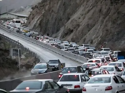 ترافیک ۴ کیلومتری در خروجی مرزن‌آباد؛ کندوان از ظهر یک‌طرفه می‌شود
