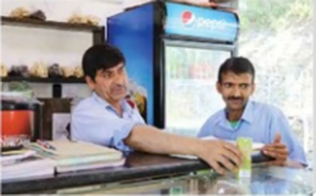 زندانیانی که روزها کار می کنند و شب ها حبس می کشند