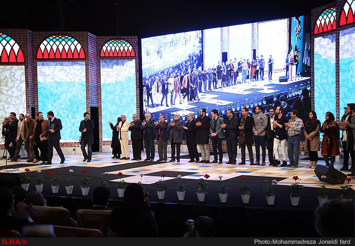 لیلا حاتمی، مریلا زارعی، محسن تنابنده، محمدحسین مهدویان، وحید جلیلوند، کامبوزیا پرتوی، منیره قیدی و علیرضا داودنژاد سیمرغ‌های مهم را به خانه بردند/اسامی برگزیدگان+فیلم‌ها و عکس‌ها
