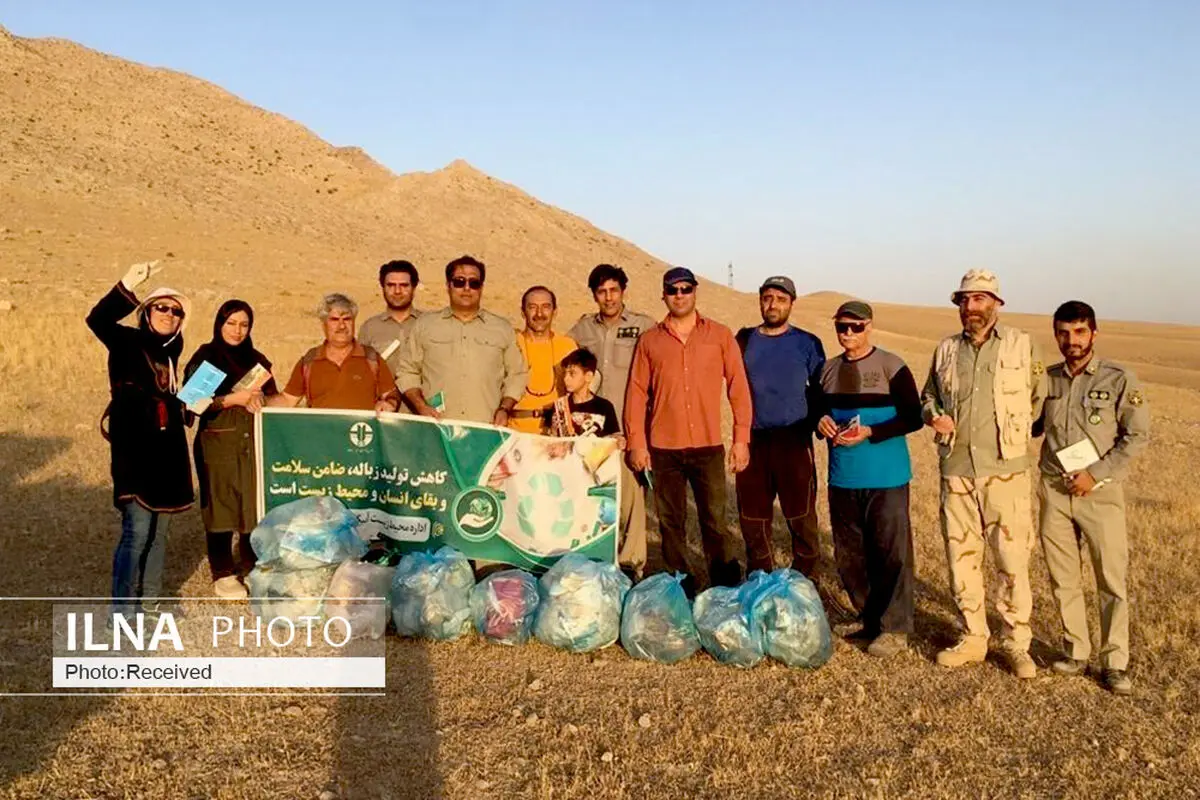 ضلع غربی زرین‌کوه آبیک از زباله پاکسازی شد