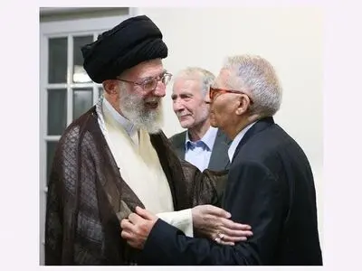 پیام تسلیت رهبر معظم انقلاب اسلامی در پی درگذشت فیلسوف غرب‌شناس کریم مجتهدی