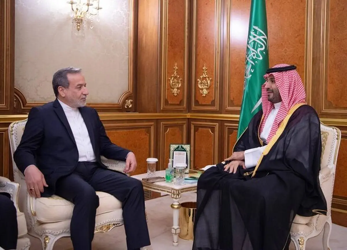 وزير الخارجية الإيراني يلتقي ولي العهد السعودي في جدة: تأكيد مشترك على الأمن الإقليمي ووقف التصعيد