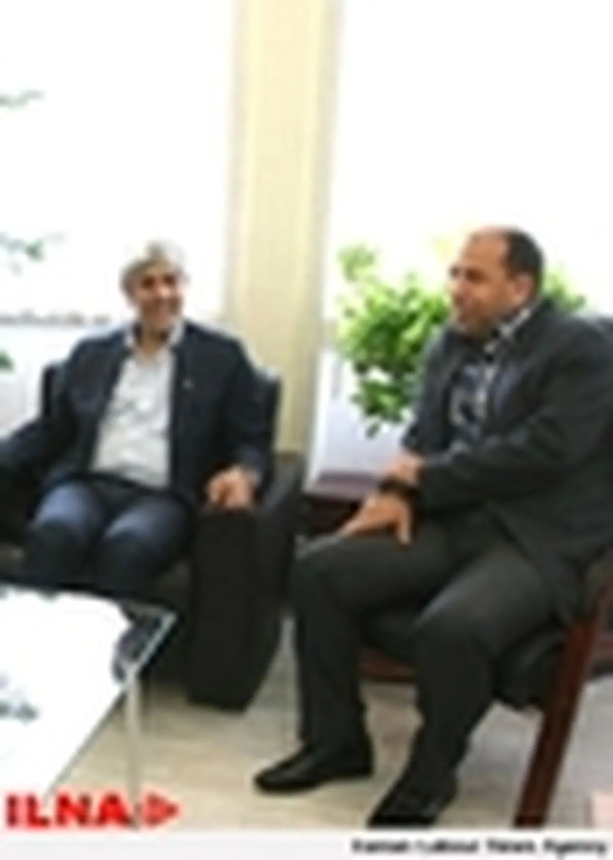 بازدید کیومرثهاشمی از فدراسیون تیراندازی با کمان