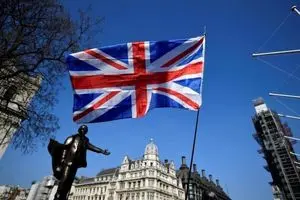 نیمی از مردم بریتانیا، آمریکا را نیرویی‌ منفی در جهان می‌دانند