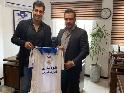 سیامک کوروشی به ملوان پیوست 