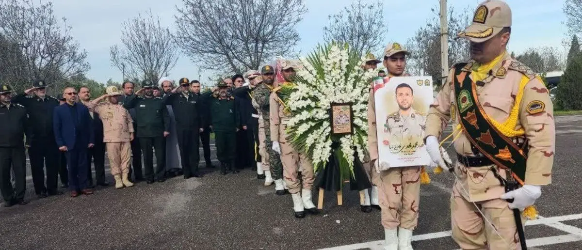 تشییع پیکر شهید مدافع وطن گلستانی در زادگاهش