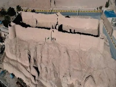 بخشی از قلعه رستم با تمدنی 400 ساله فرو ریخت