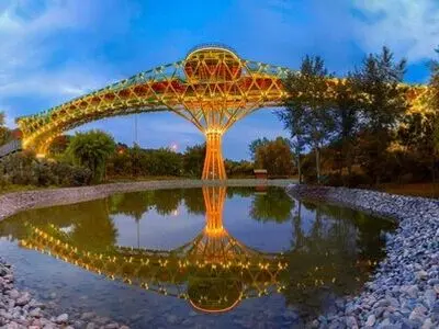 پل طبیعت طلایی می‌شود