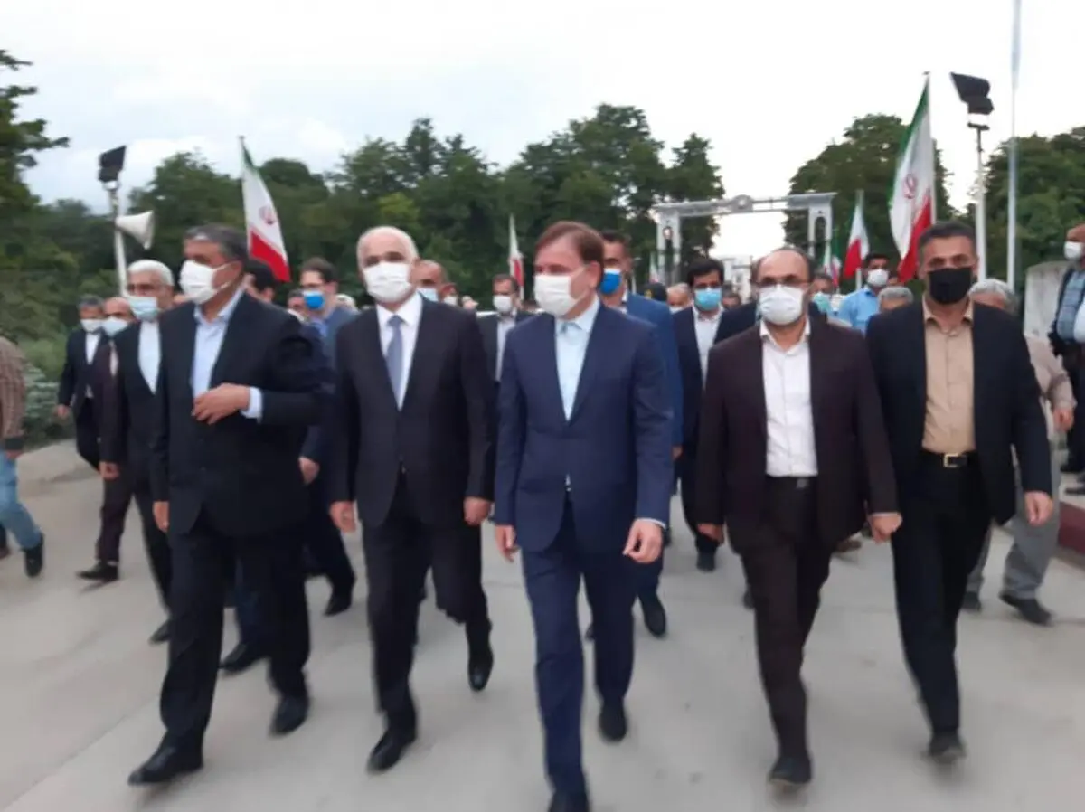 بازدید وزیر راه و شهرسازی و استاندار گیلان از بارانداز راه‌آهن و پل ریلی آستارا 