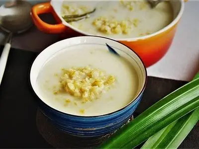 طرز تهیه فرنی با نشاسته